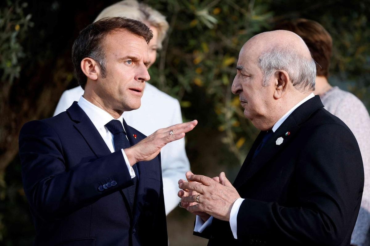 ما هي الدوافع التي ادت لتصاعد التوتر بين الجزائر وفرنسا؟